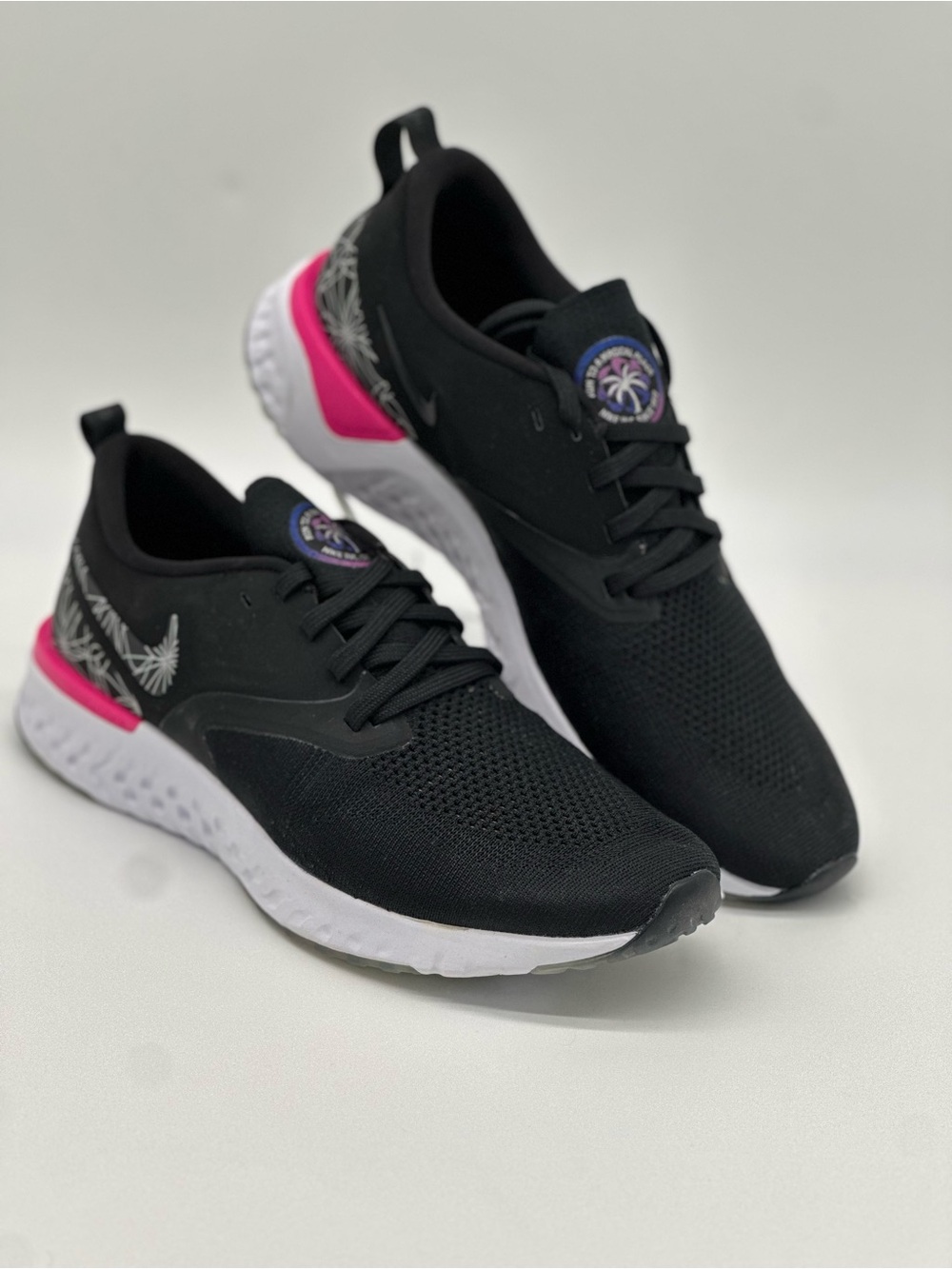 Nike Black Knit Running Sneakers with Pink Heel Accent